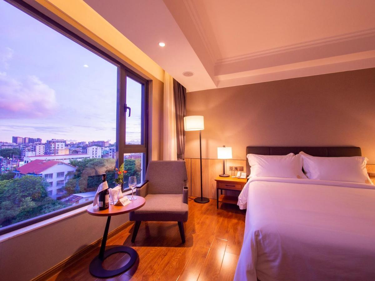 Prince Hotel Yangon Exteriör bild