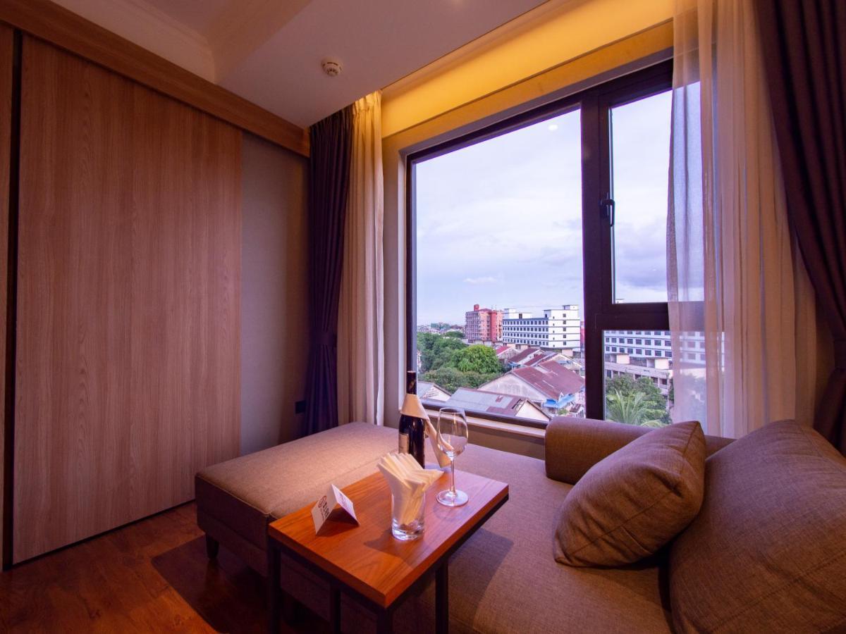 Prince Hotel Yangon Exteriör bild