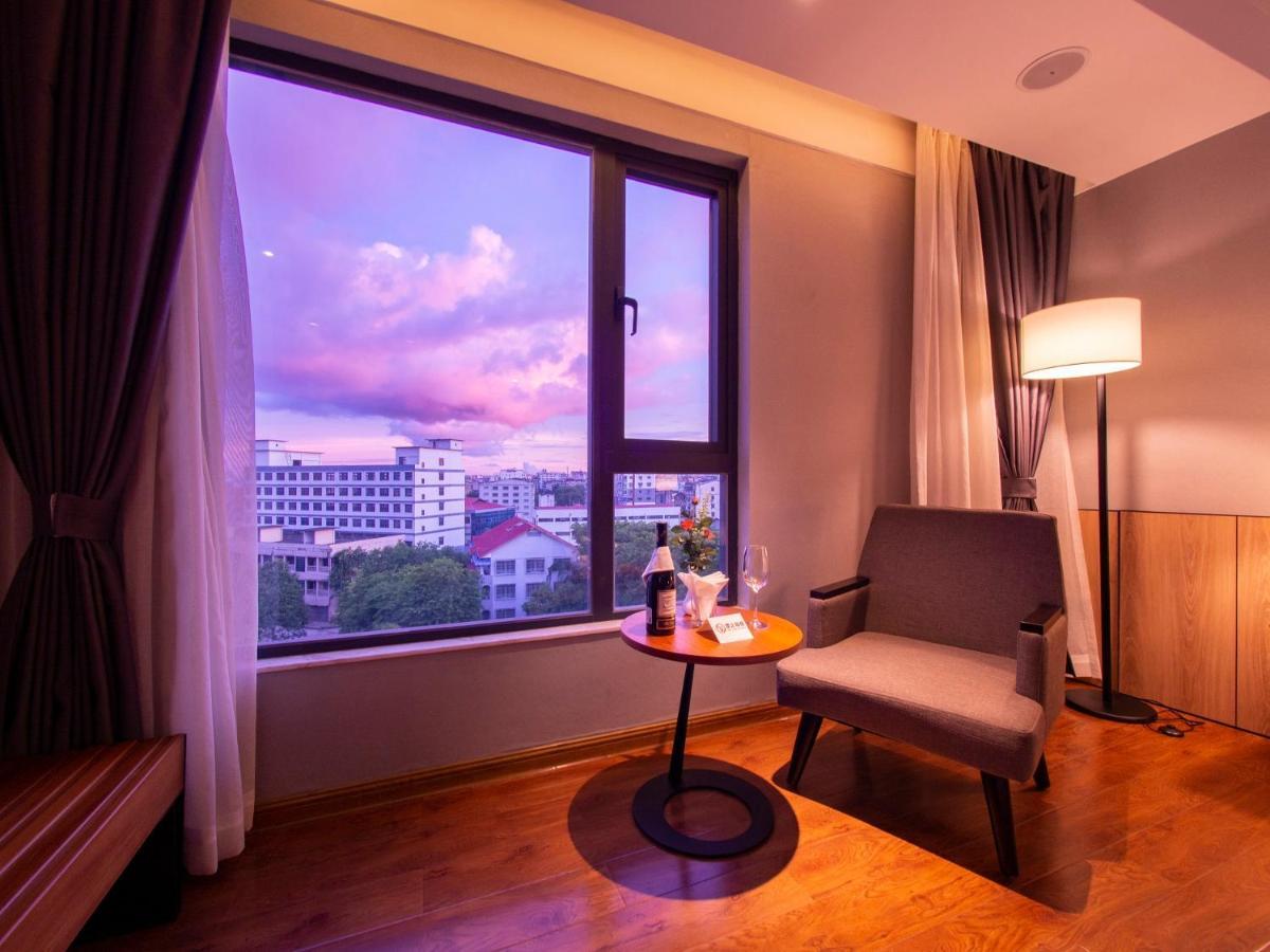 Prince Hotel Yangon Exteriör bild